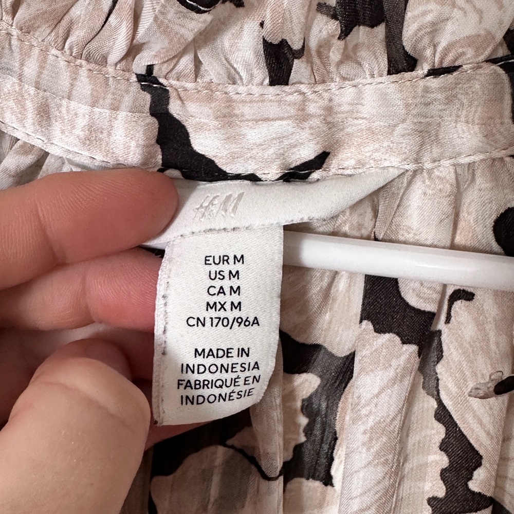 H&M Shell-Print Blouse - Picture 6 of 7
